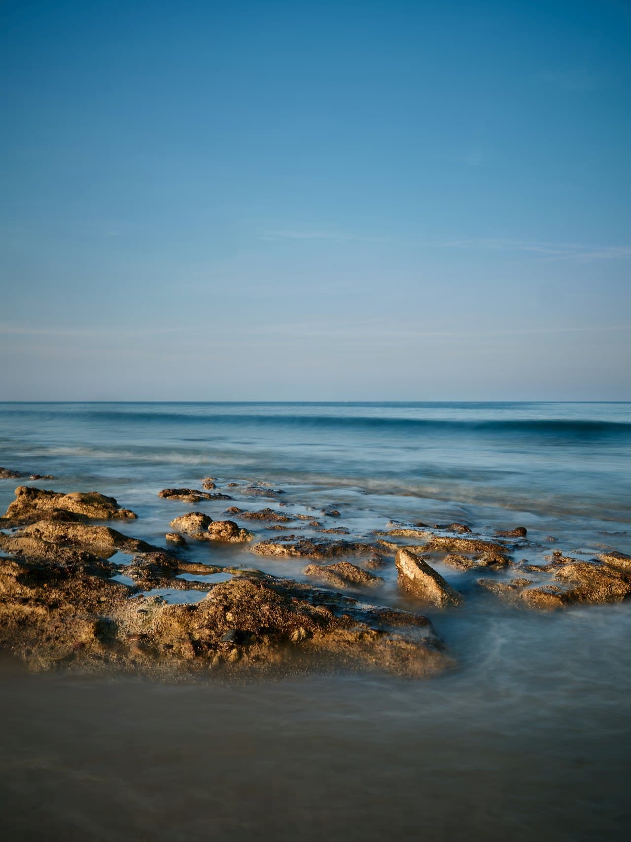 Coastal destination for a coordinated cruise journey