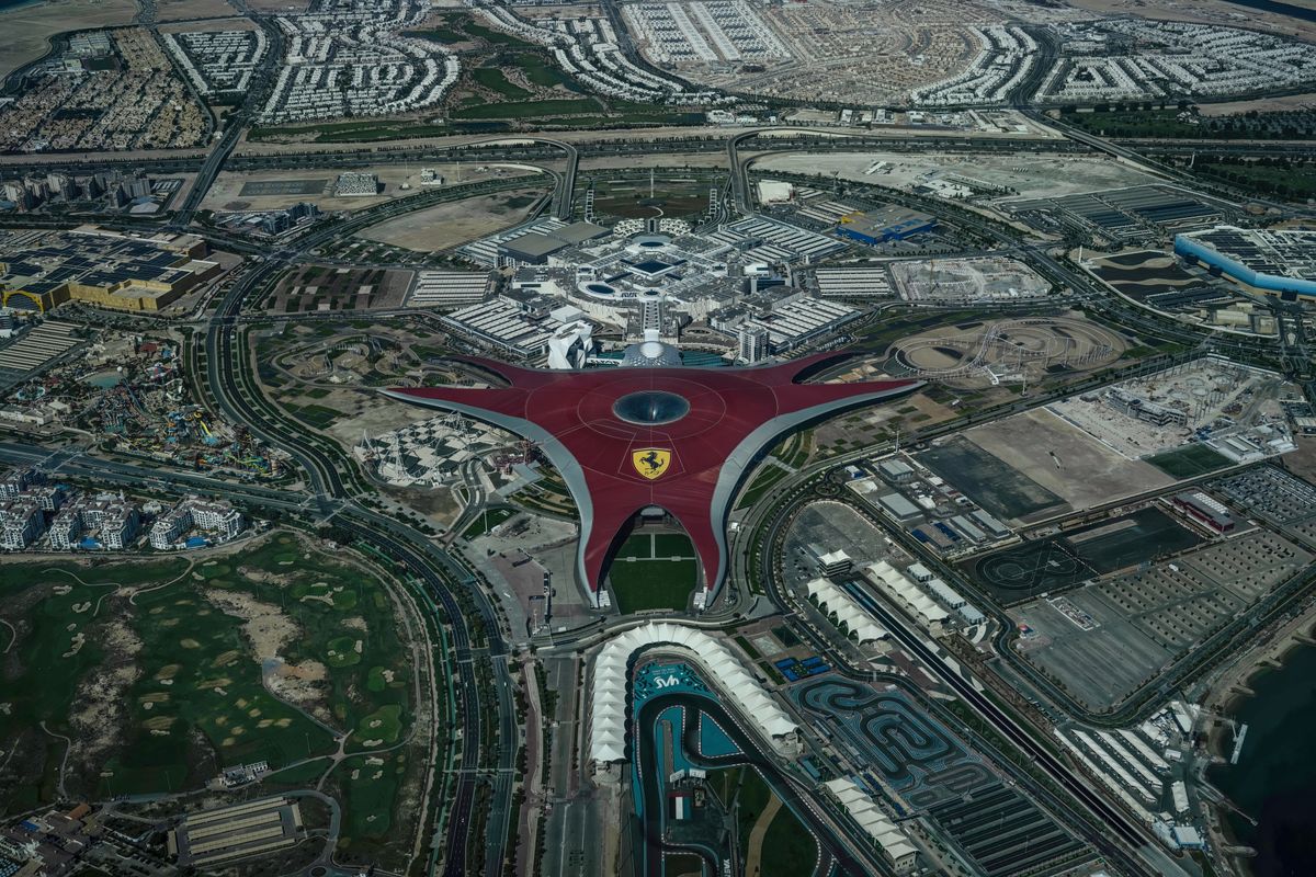 Abu Dhabi Yas Island Theme Parks
